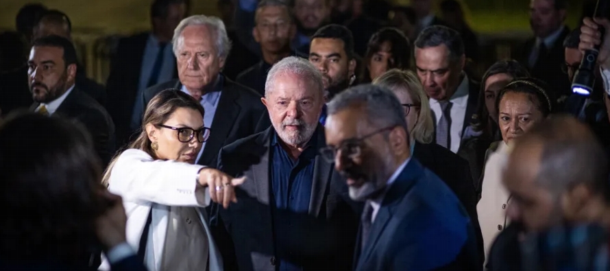 “No vamos a permitir que la democracia se nos escape de las manos”, dijo Lula en la...
