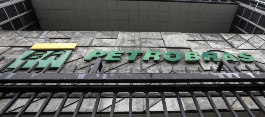 La petrolera brasileña Petrobras informó este martes que su producción...