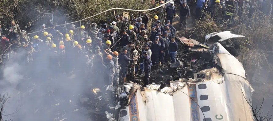 Video no muestra accidente de avión en Nepal.