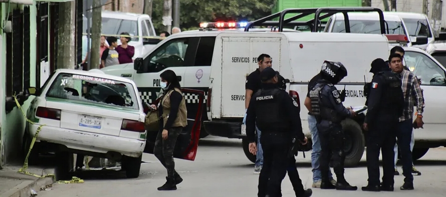 En total, 30 periodistas latinoamericanos han muerto violentamente el pasado año, lo que...