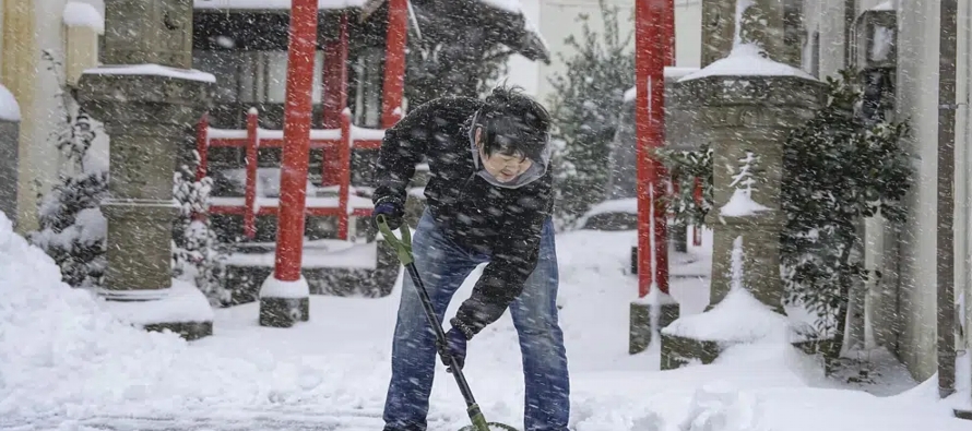 La nieve provoca caos y demoras en Corea del Sur y Japón