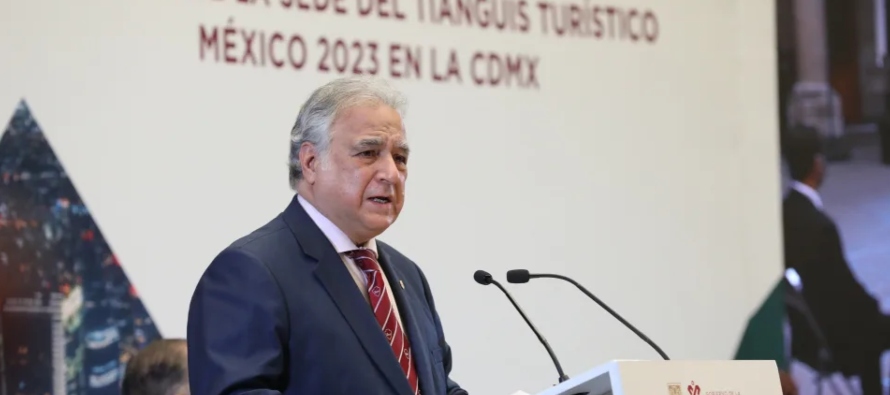 México espera beneficios de 2,485 millones de dólares en asueto largo