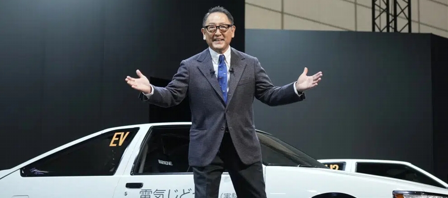El director general y presidente Akio Toyoda, nieto del fundador de la empresa, se...