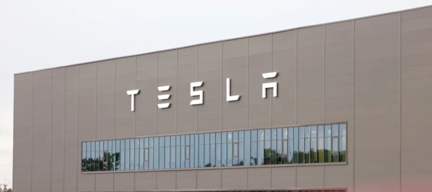 Tesla evalúa un rango de opciones para fabricar en México que podría incluir...