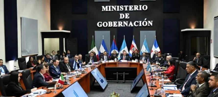 El Salvador mantiene desde marzo del año pasado un régimen de excepción que...