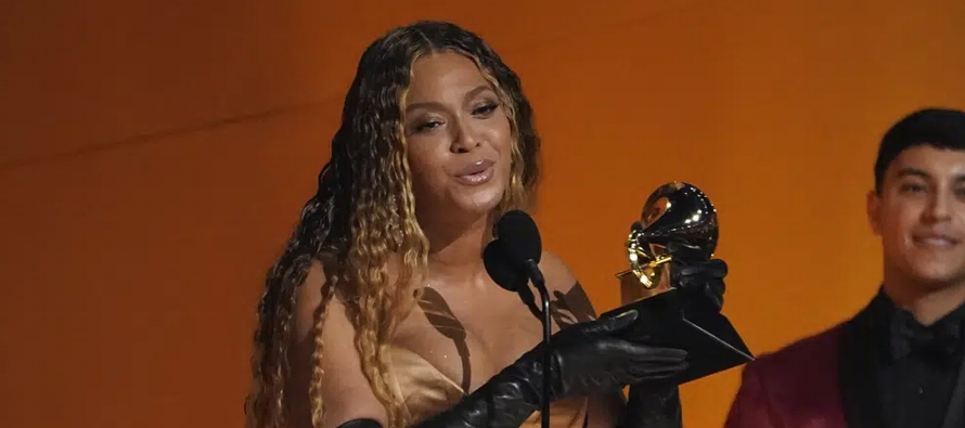 Beyoncé era la artista más nominada de la noche y competía en las...