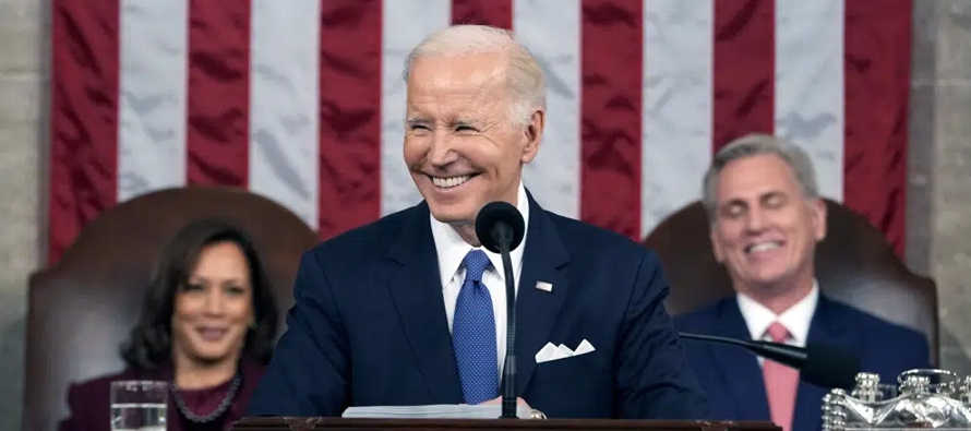 Durante su discurso de 73 minutos, Biden trató de retratar una nación que ha mejorado...