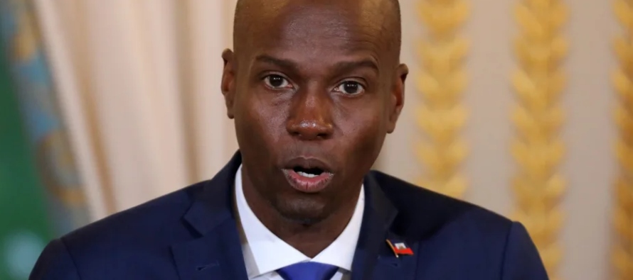 Bajo custodia de las autoridades estadounidenses se hallan también el exsenador haitiano...
