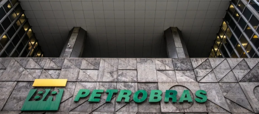 La petrolera estatal de Brasil Petrobras se hundió ante la creciente preocupación de...