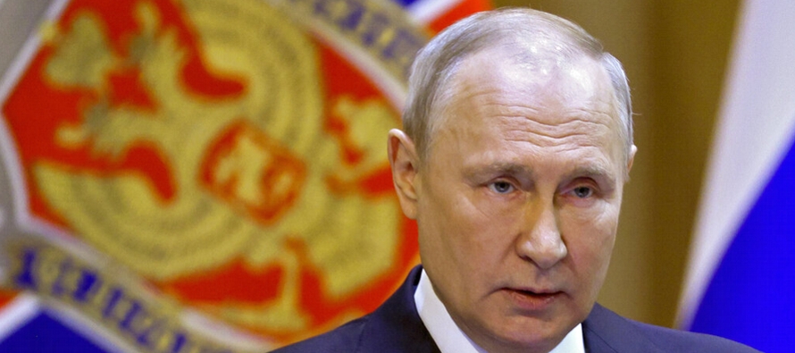 Putin anunció que Rusia dejaría de participar en New START en su discurso a la...