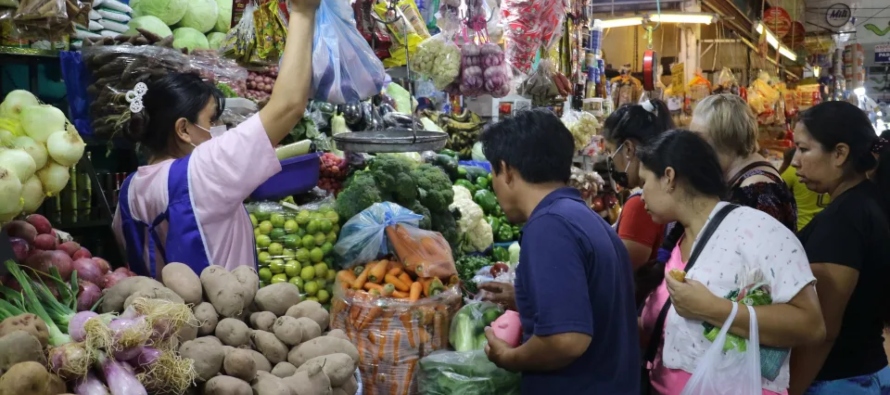 El ministro Cusicanqui manifestó que la inflación negativa acumulada en el primer...