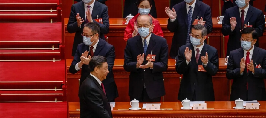 Los 2.952 diputados presentes en la Asamblea, aprobaron la continuidad de Xi como jefe de Estado de...