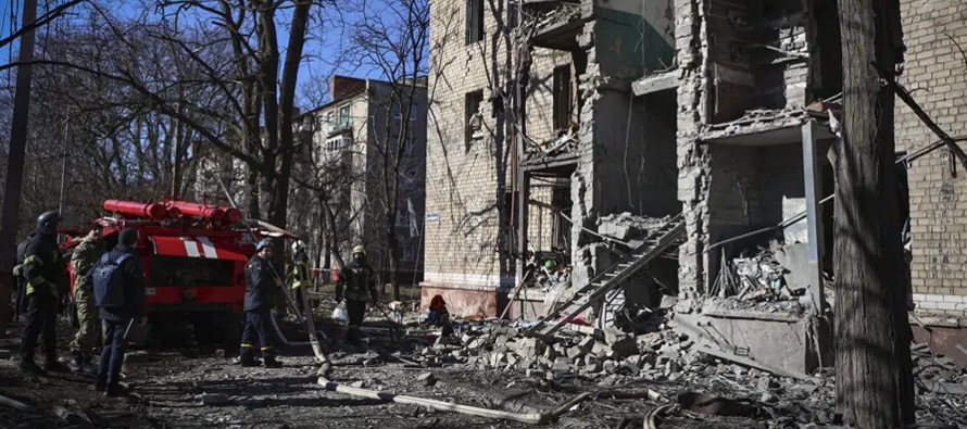 Seis edificios de apartamentos habían sufrido daños en la explosión y las...