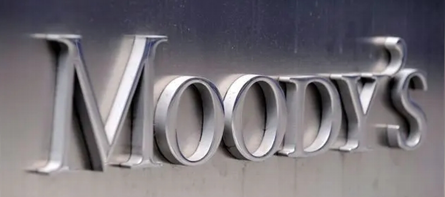 En su rebaja de la calificación de todo el sector, Moody's destacó las medidas...