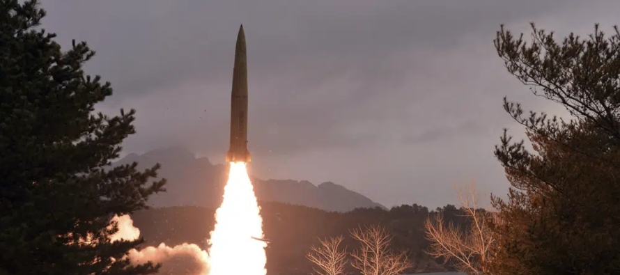 El ministro de Defensa de Japón, Yasukazu Hamada, dijo que probablemente el misil...