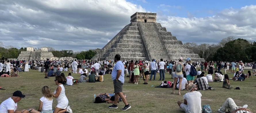 Turistas de India, Japón, Austria, México y España contaron a EFE que pagaron...