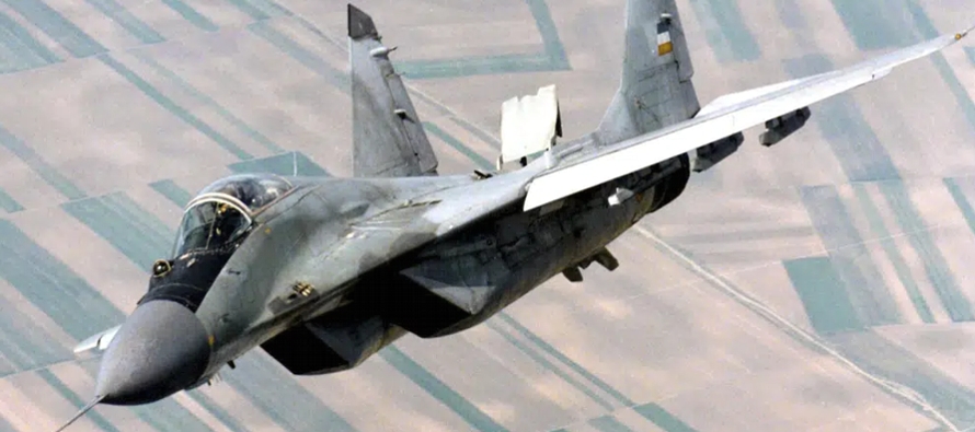 El gobierno aprobó el viernes un plan para ceder a Ucrania su flota de 13 aviones de combate...