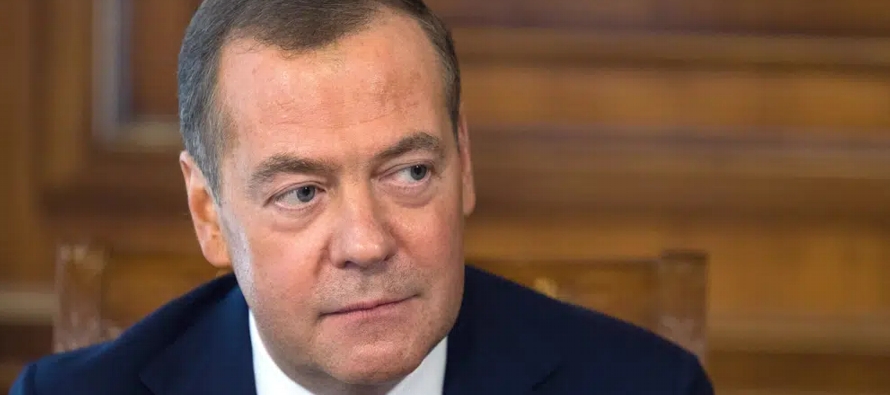 Dmitry Medvedev, subsecretario del Consejo de Seguridad de Rusia presidido por Putin, dijo que las...