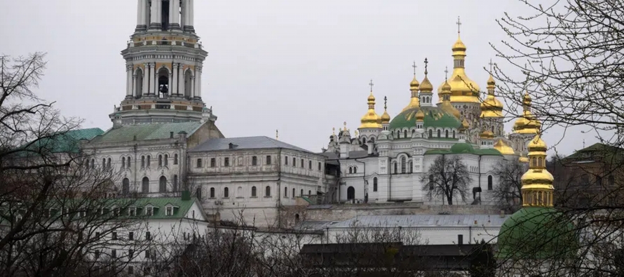 El gobierno de Ucrania ha atacado a la Iglesia Ortodoxa Ucraniana por sus lazos históricos...