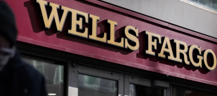Tras conocerse la noticia, las acciones de Wells Fargo bajaban un 1,82 % en Wall Street. La...