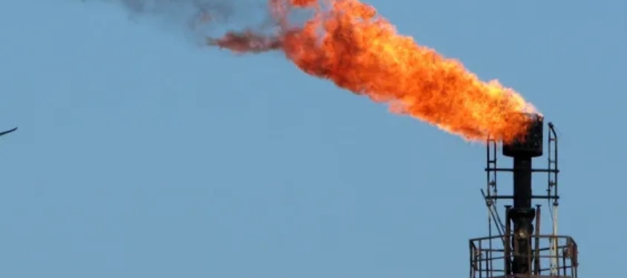 Por otra parte, los contratos de futuros de gas natural para mayo restaron 0,08 dólares,...