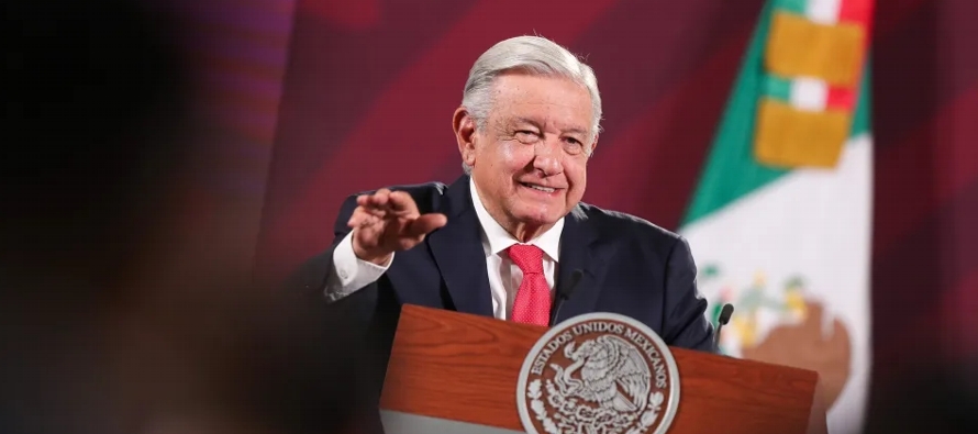 López Obrador anunció el pasado martes la compra por cerca de 6,000 millones de...