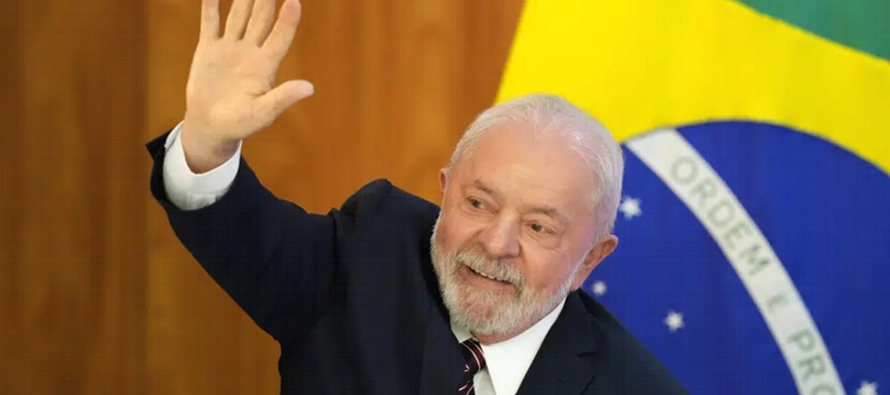 Lula, que gobernó de 2003 a 2010, inició su tercer periodo enfrentándose a los...