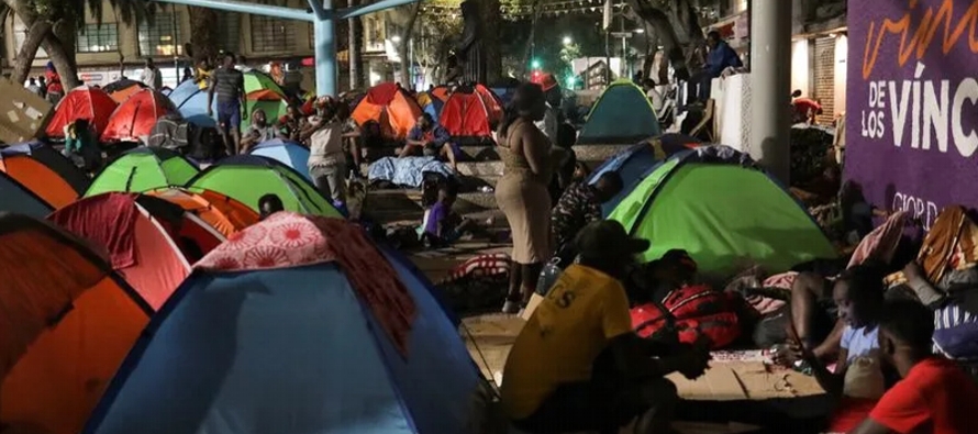 En los tres primeros meses del año, 13,631 haitianos solicitaron el estatus de refugiado,...
