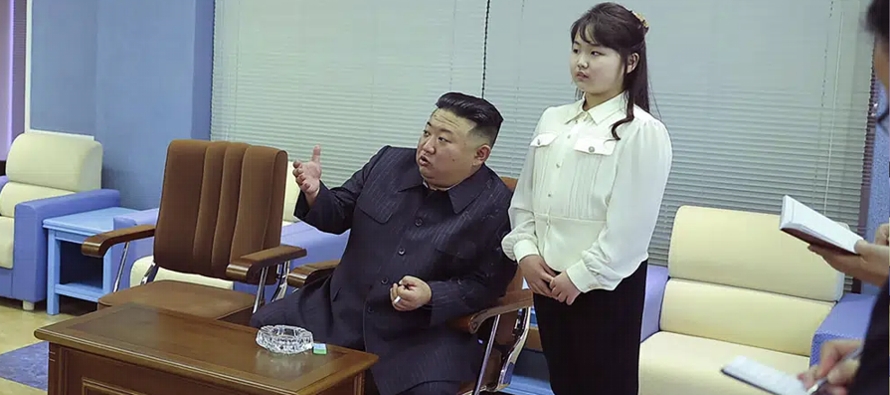 Kim dijo que el “primer satélite de reconocimiento militar” había sido...