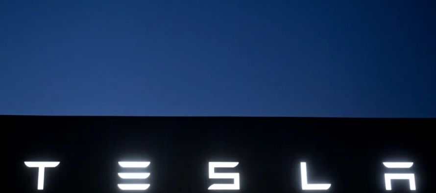 En los tres primeros meses de 2023, Tesla produjo 440.808 vehículos (19.437 Model S y Model...