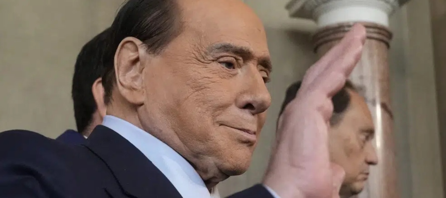 En los últimos años, Berlusconi ha padecido alteraciones cardíacas graves y en...