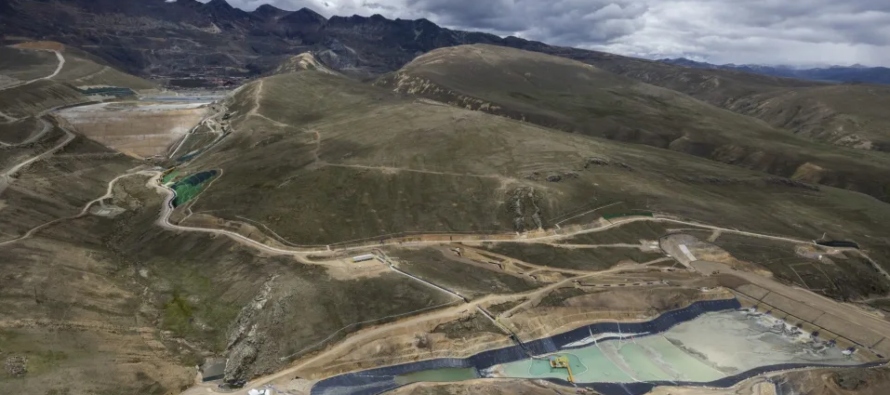 Los depósitos de litio más grandes del mundo se encuentran en Bolivia, Chile y...