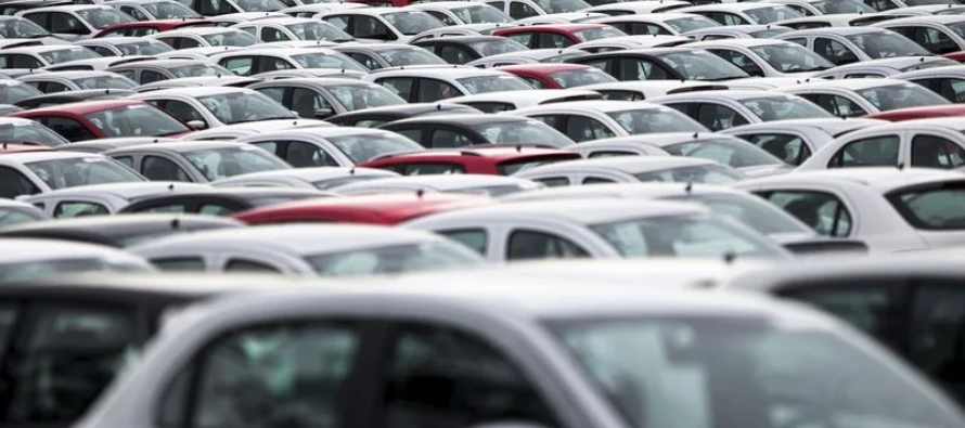 Las ventas de automóviles en el país sudamericano cayeron un 19,2% en el periodo, a...