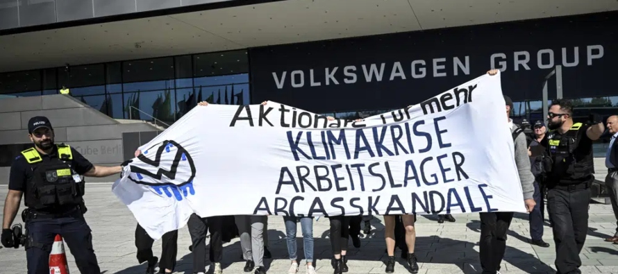 Volkswagen ha dicho que no ha encontrado pruebas de violaciones de los derechos humanos en su...