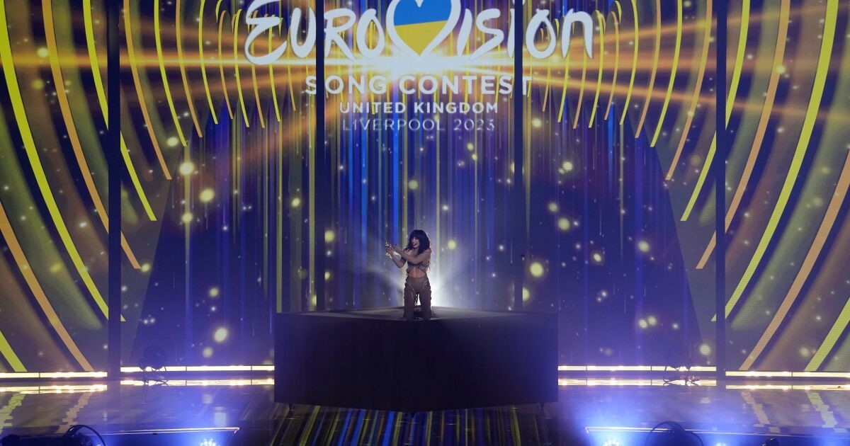 Liverpool limpiaba el domingo tras el Festival de la Canción de Eurovisión, mientras...