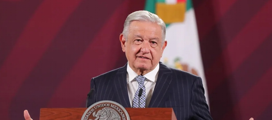 López Obrador señaló que a partir de ahora ningún trabajador de la...