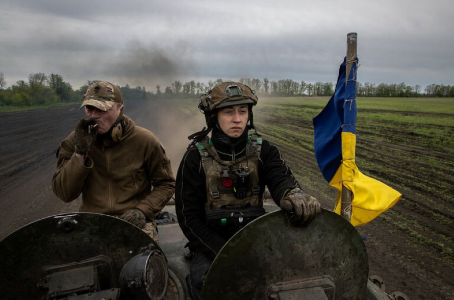 Por primera vez en meses, los soldados ucranianos están a la ofensiva y el impulso en la...