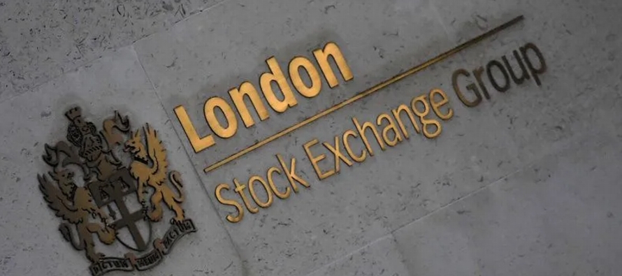 El índice de acciones mundiales de MSCI ganaba un 0,2% y el STOXX 600 europeo cerró...