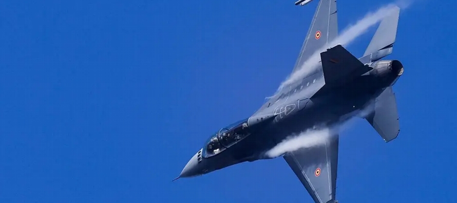 Biden informó que iba a permitir que los pilotos ucranianos entrenaran para volar los F-16 y...