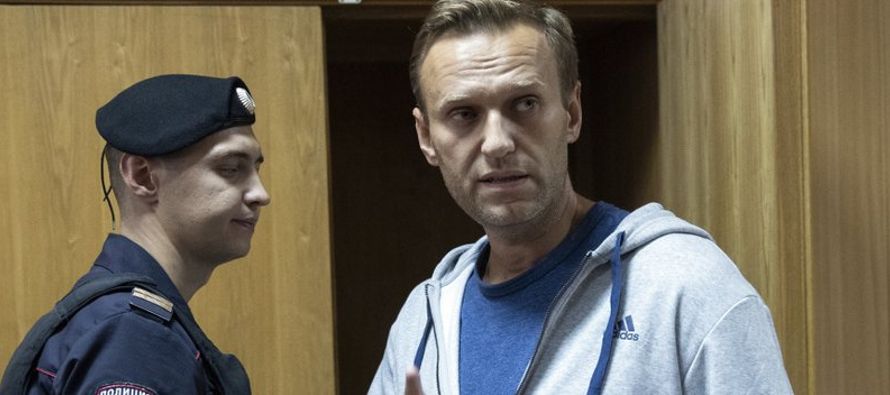Cuando Alexei Navalny cumpla 47 años el domingo, se despertará en una celda desnuda...