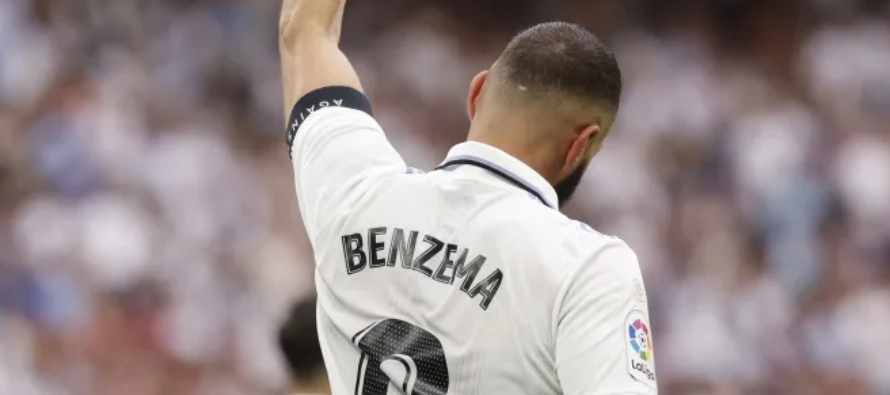 Benzema ha valorado durante las últimas semanas la opción de cumplir el año de...