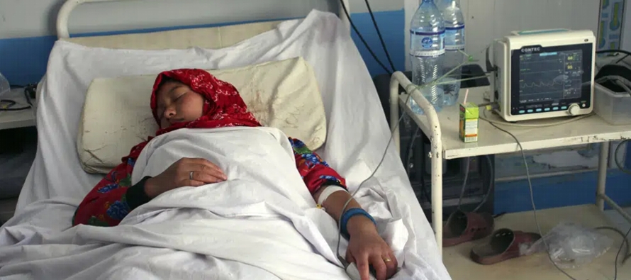 Sesenta alumnas fueron envenenadas en la escuela Naswan-e-Kabod Aab y otras 17 en Naswan-e-Faizabad.