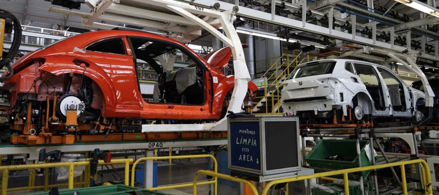 Las exportaciones de autos fabricados en México llevan un incremento del 9,17 % en lo que va...