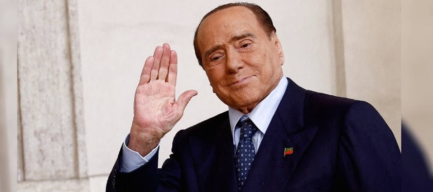 La agencia de noticias italiana La Presse publicó que se espera que Berlusconi pase al menos...