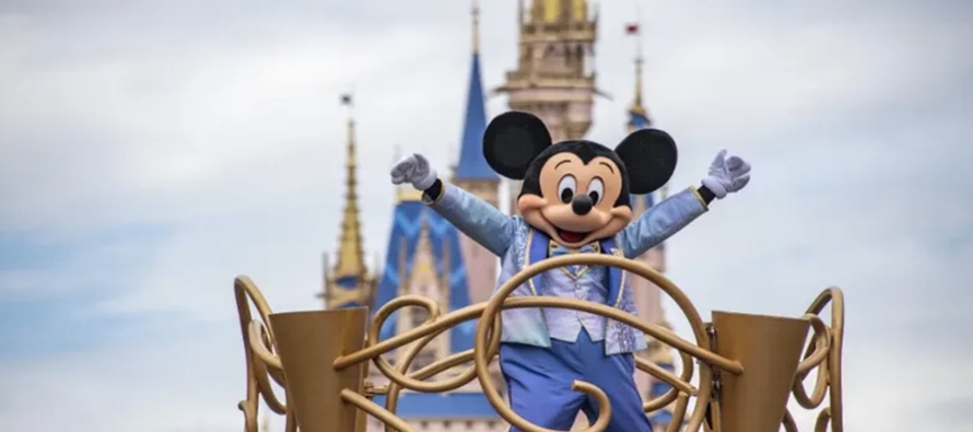 El eterno favorito, el parque Magic Kingdom en Disney World, una vez más tomó la...