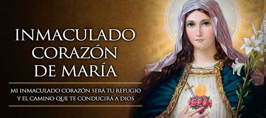 La memoria del Corazón Inmaculado de la Bienaventurada Virgen María, acariciando en...