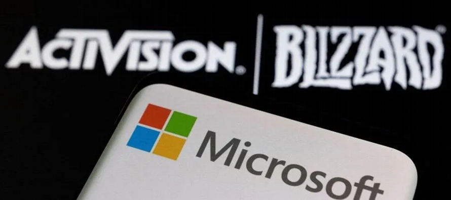 La FTC afirma que la combinación daría a la consola de videojuegos Xbox de Microsoft...