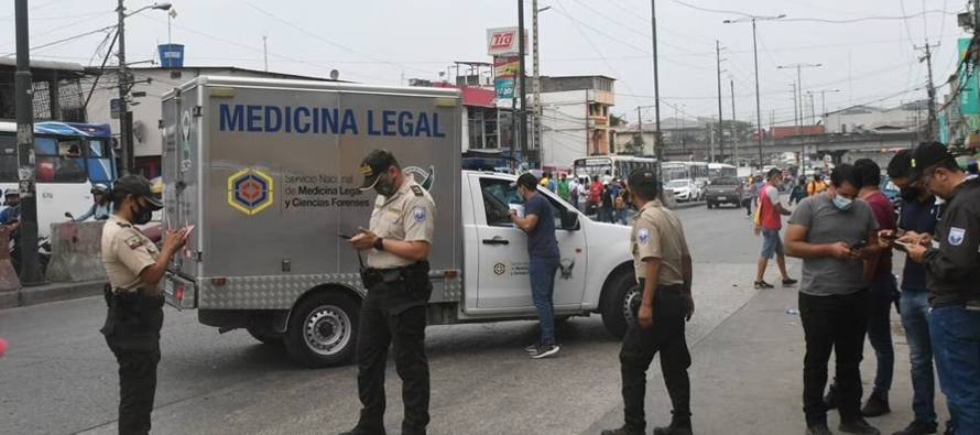 Ecuador se ha convertido en escenario de una lucha entre bandas criminales nacionales e...