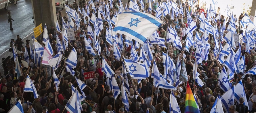 Durante las protestas se han registrado algunos enfrentamientos, principalmente en Tel Aviv, en...