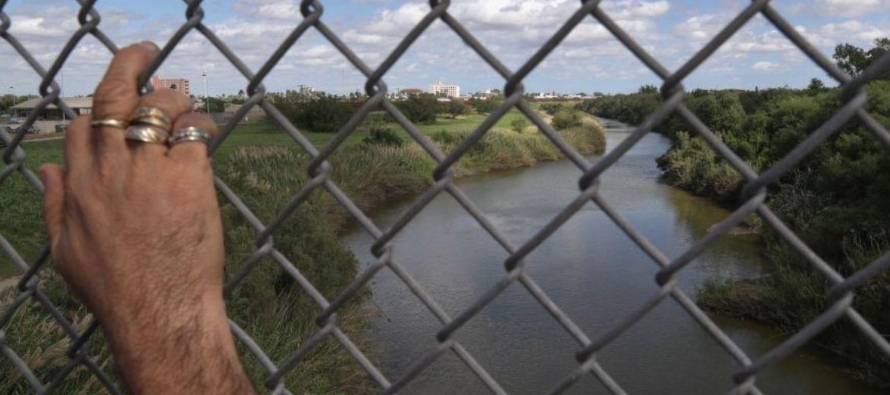 Según la canciller mexicana, ya se ha instalado en unos 300 metros de río en la zona...